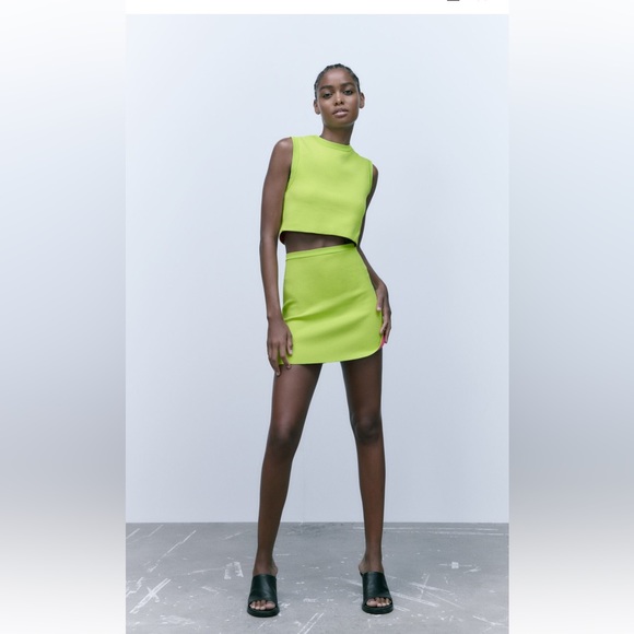 MINI KNIT SKIRT - Picture 1 of 1